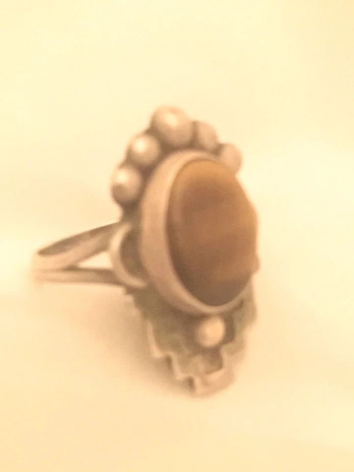 TIGER EYE RING MEXICO SIZE 8.75 VINTAGE STERLING SILVER: TIGER EYE RING MEXICO SIZE 8.75 VINTAGE STERLING SILVER Vintage Sterling Silver Tiger Eye Ring Mexico Size 8.75 Free First Class shipping and postal insurance is included. If you want to upgrade to pr