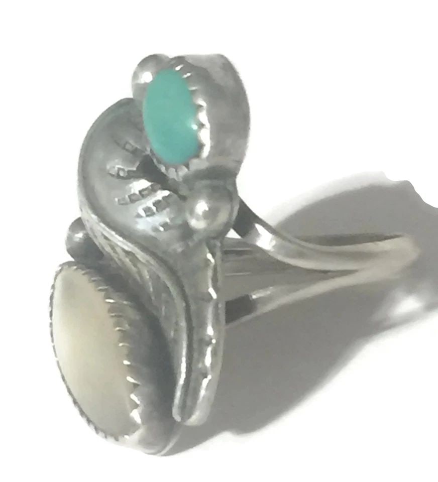 VINTAGE TURQUOISE MOP STERLING SILVER SOUTHWEST TRIBAL RING SIZE 6.25 6.8G (1 of 2)