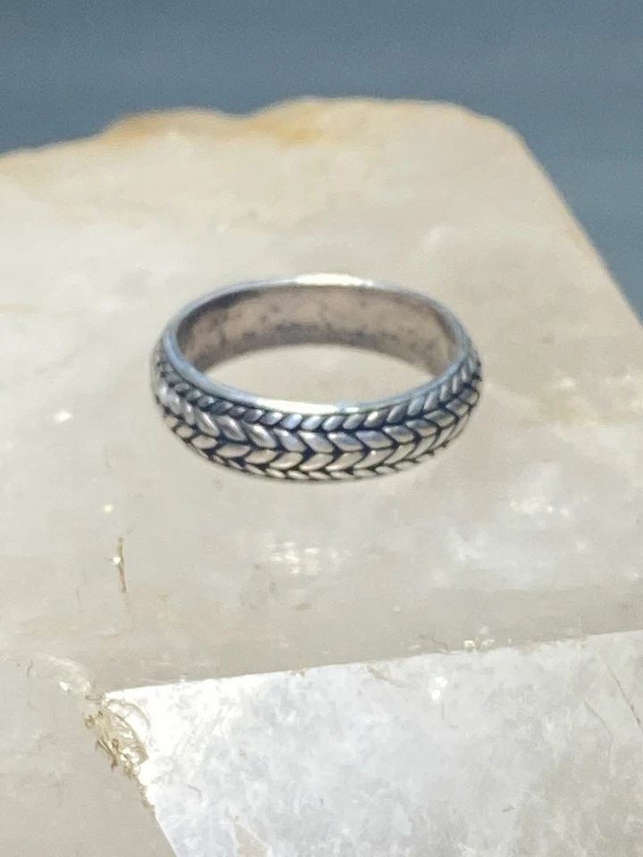 TIRE TREAD SIZE 6.75 RING BIKER BAND STERLING SILVER WOMEN (1 of 2)