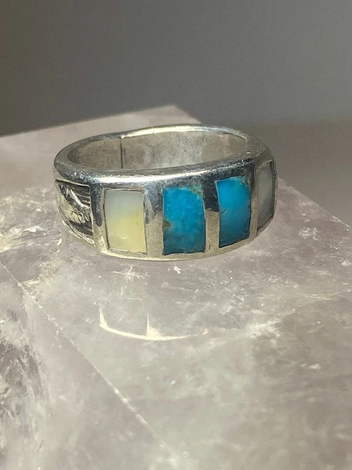 TURQUOISE RING MOTHER OF PEARL MOP BAND PINKY SOUTHWEST STERLING SILVER WOMEN GI: TURQUOISE RING MOTHER OF PEARL MOP BAND PINKY SOUTHWEST STERLING SILVER WOMEN GI Turquoise ring mother of pearl MOP pinky band southwest sterling silver women girls Size 5.25 Weight 6.4g Widest part .