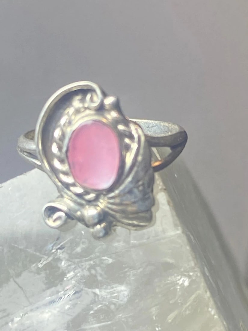 MOTHER OF PEARL RING SOUTHWEST PINKY STERLING SILVER WOMEN GIRL R: MOTHER OF PEARL RING SOUTHWEST PINKY STERLING SILVER WOMEN GIRL R Mother of pearl Ring southwest pinky sterling silver women girl r Size 3/4 Between a size 3/4 and a size 1 Weight 1.1g Length 1/2" Wid