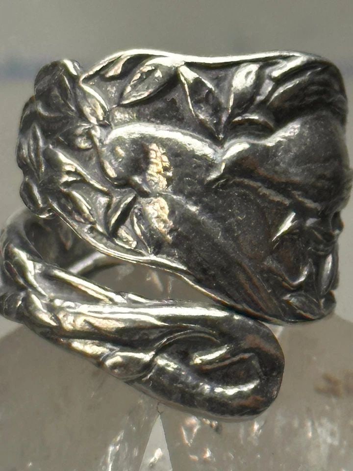 SPOON RING BIRDS PEACE DOVE PIGEONS BAND SIZE 6.50 LEAVES FLORAL STERLING SILVE: SPOON RING BIRDS PEACE DOVE PIGEONS BAND SIZE 6.50 LEAVES FLORAL STERLING SILVE Spoon ring birds peace dove pigeons band size 6.50 leaves floral sterling silver girls women Size 6.50 adjustable to man