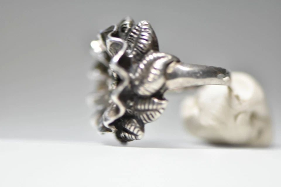 FLOWER RING MARCASITES VINTAGE STERLING SILVER WOMEN (1 of 2)
