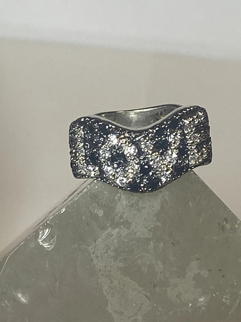 LOVE RING FRIENDSHIP COCKTAIL CZ'S VALENTINE PINKY BAND STERLING SILVER WOMEN GI (1 of 1)