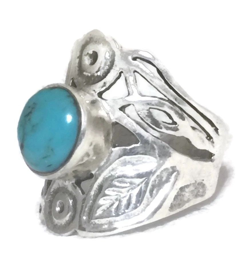 VINTAGE STERLING SILVER TURQUOISE RING CIGAR BAND SIZE 8.75 7.7G: VINTAGE STERLING SILVER TURQUOISE RING CIGAR BAND SIZE 8.75 7.7G Vintage Sterling Silver Turquoise Cigar Band Ring Size Between a Size 8.75 to 9.00 Weight 7.7g