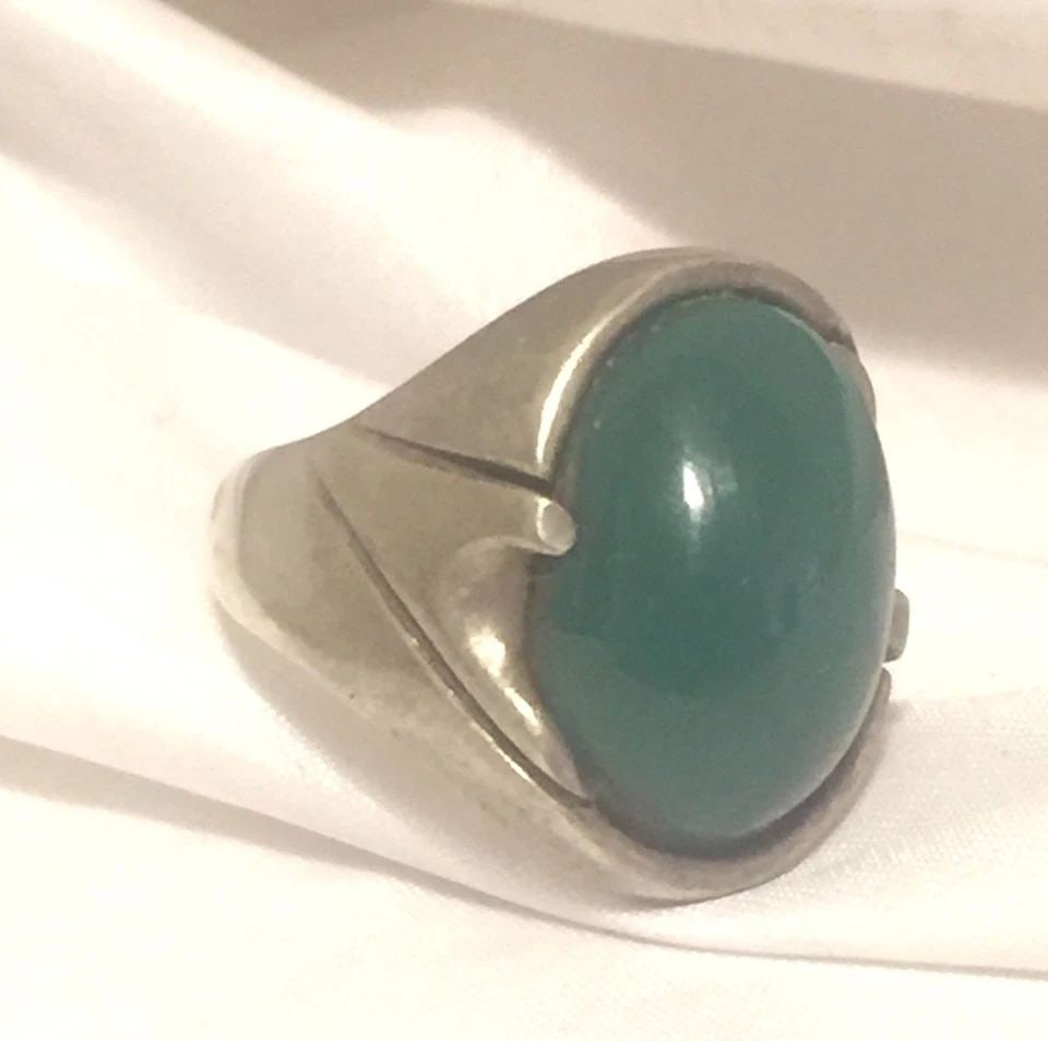 VINTAGE STERLING SILVER GREEN STONE RING SIZE 8 9.8G MEXICO (1 of 1)
