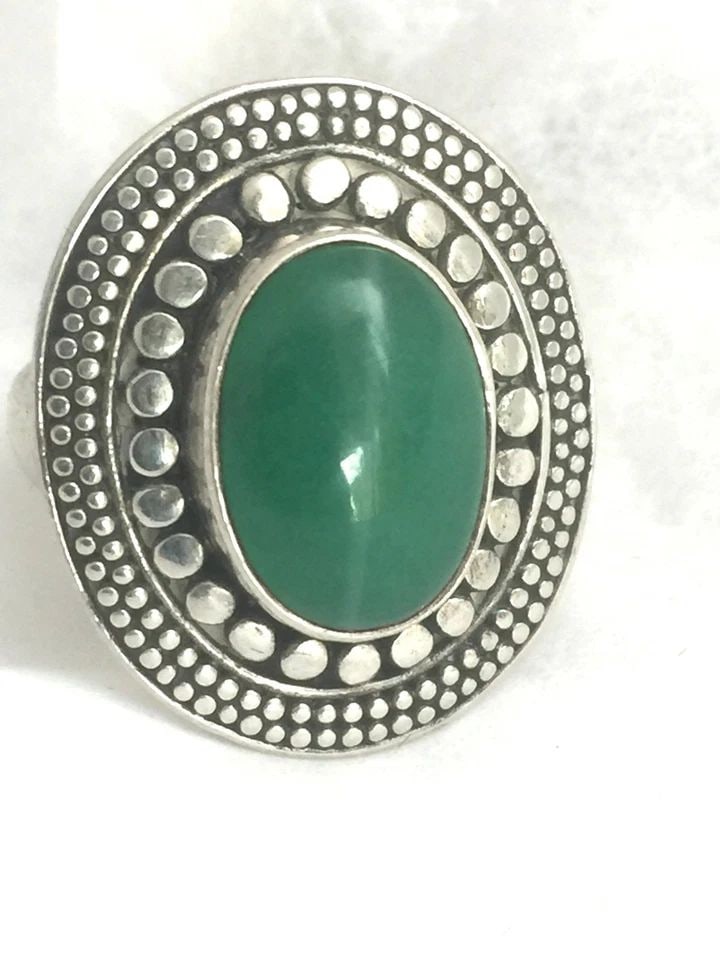 VINTAGE STERLING SILVER RING SIZE 8 WITH GREEN STONE 9.0G (1 of 1)