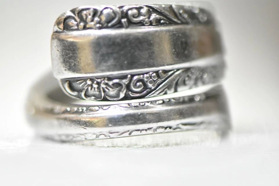 SPOON RING TOWLE VINES FLORAL VINTAGE PINKY BAND STERLING SILVER WOMEN SIZE 4 (1 of 2)