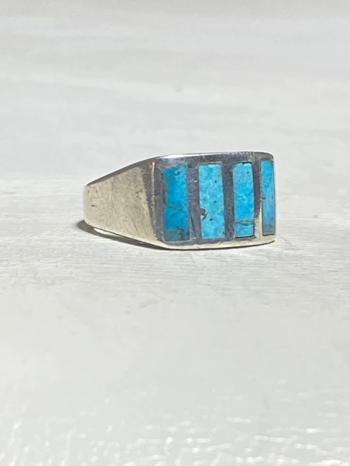 TURQUOISE RING SOUTHWEST PINKY BAND STERLING SILVER GIRLS BOYS WOMEN: TURQUOISE RING SOUTHWEST PINKY BAND STERLING SILVER GIRLS BOYS WOMEN Turquoise ring southwest pinky band sterling silver girls boys women Natural flaws in stone - Stone Secure Size 5 Weight 7.1g Wides
