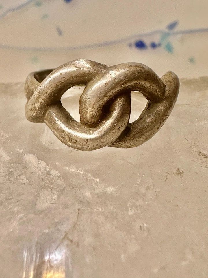 LOVE KNOT RING SIZE 7.50 BAND STERLING SILVER MEN WOMEN GIRLS (1 of 1)