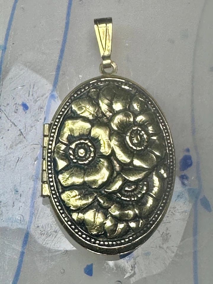 VINTAGE FLORAL LOCKET FLOWERS WOMEN (1 of 2)
