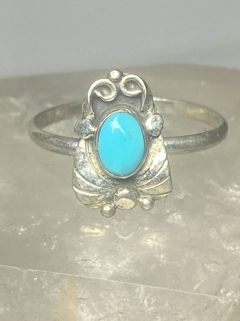 TURQUOISE RING LEAVES BAND SOUTHWEST STERLING SILVER WOMEN GIRLS P: TURQUOISE RING LEAVES BAND SOUTHWEST STERLING SILVER WOMEN GIRLS P Turquoise ring leaves band southwest sterling silver women girls p Size 3.50 Weight 1.1g Length 1/2" Width 5/16" Thinnest part of ban