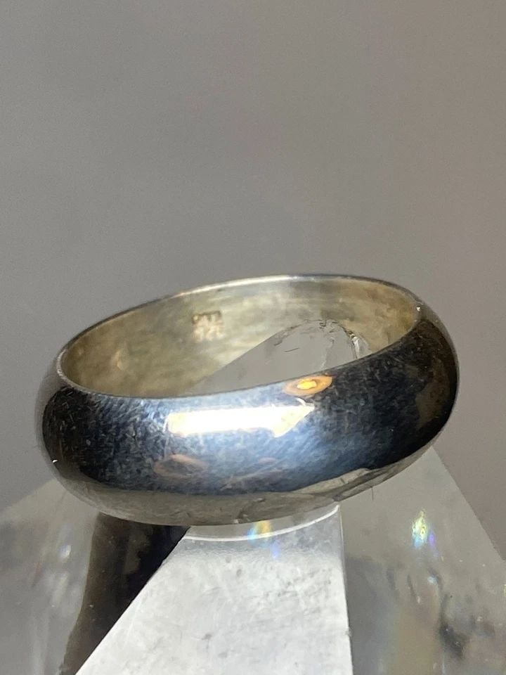 VINTAGE PLAIN RING SIZE 5.75 WEDDING BAND STACKER STERLING SILVER D: VINTAGE PLAIN RING SIZE 5.75 WEDDING BAND STACKER STERLING SILVER D Vintage Plain ring wedding band stacker sterling silver D I leave the rings unpolished until I sell .. If the buyer wants the ring p