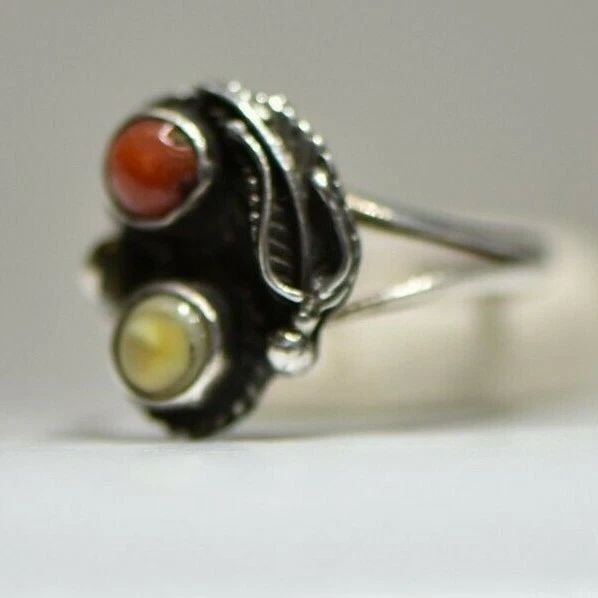 CORAL RING SIZE 6.50 MOTHER OF PEARL MOP SOUTHWEST STERLING SILVER WOMEN GIRLS: CORAL RING SIZE 6.50 MOTHER OF PEARL MOP SOUTHWEST STERLING SILVER WOMEN GIRLS Coral Ring Mother of Pearl MOP southwest sterling silver women girls Size 6.50 Weight 2.5g Widest part of band 5/8" Thinn