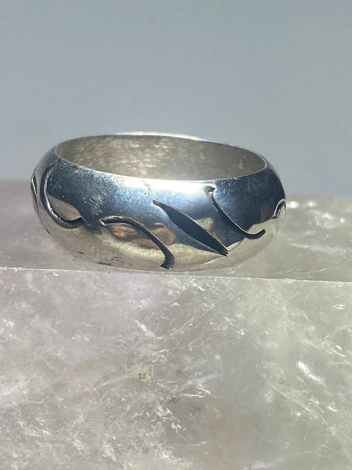 DOME RING WAVES BAND MEXICO ABSTRACT STERLING SILVER WOMEN MEN: DOME RING WAVES BAND MEXICO ABSTRACT STERLING SILVER WOMEN MEN Dome ring waves band Mexico abstract sterling silver women men Made with slits and uneven nature of the domed area near the slits Size 8.