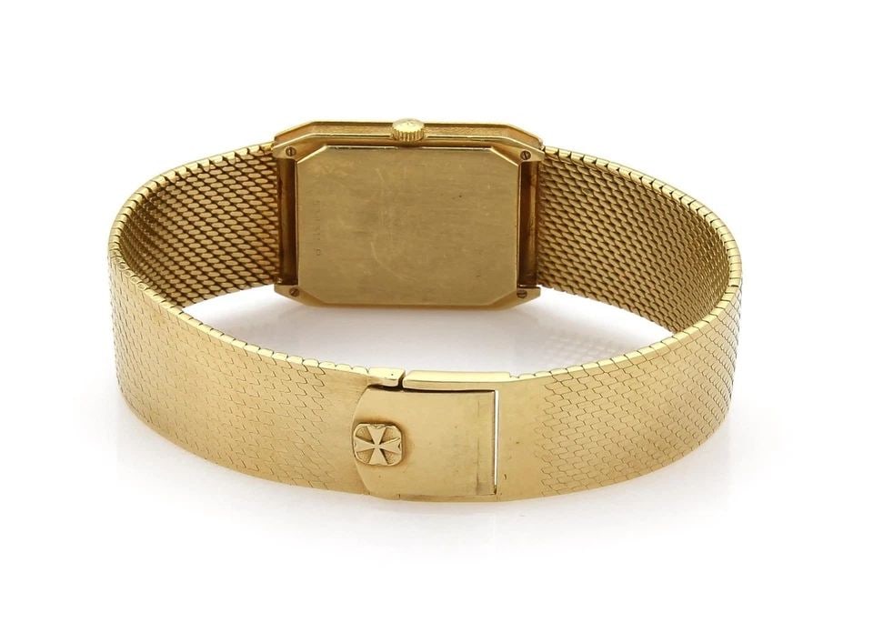 VACHERON CONSTANTIN 18K YELLOW GOLD HAND WIND MEN'S WRISTWATCH: VACHERON CONSTANTIN 18K YELLOW GOLD HAND WIND MEN'S WRISTWATCH Vacheron Constantin 18k Yellow Gold Hand Wind Men's Wristwatch Description This is an authentic men's wrist watch from Vacheron Constanti