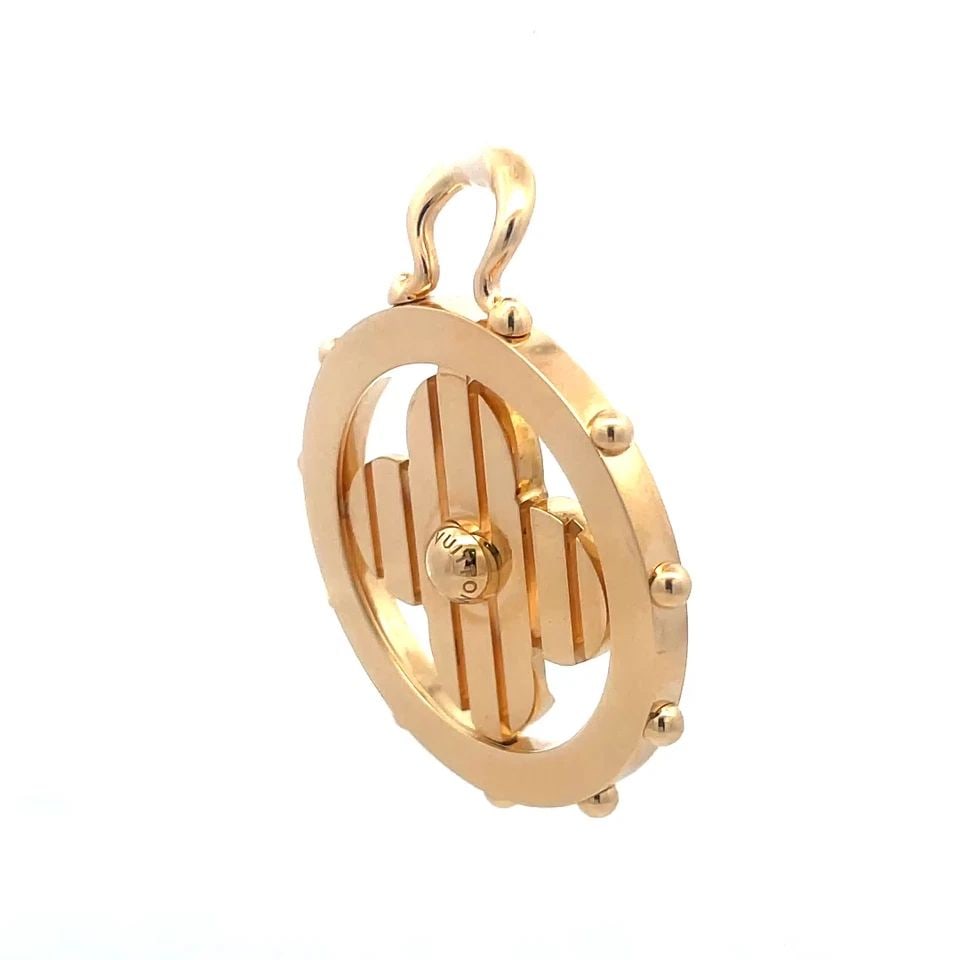 LOUIS VUITTON BLOSSOM GOLD PENDANT 18K YELLOW LARGE ROUND SHAPE 40MM (1 of 2)