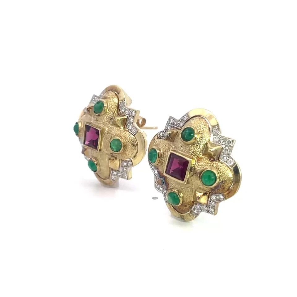 DAVID YURMAN DIAMOND GEMS GOLD EARRINGS 14K YELLOW HUGGIE STYLE: DAVID YURMAN DIAMOND GEMS GOLD EARRINGS 14K YELLOW HUGGIE STYLE This beautiful pair of earrings are by David Yurman, they are crafted from 14k yellow gold featuring floral dome like top with a texture