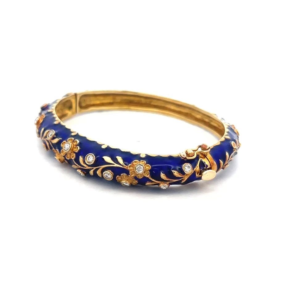 GOLD ENAMEL BRACELET 14K YELLOW FLORAL DOME STYLE BANGLE ROYAL BLUE ENAMEL: GOLD ENAMEL BRACELET 14K YELLOW FLORAL DOME STYLE BANGLE ROYAL BLUE ENAMEL This beautiful vintage bracelet is crafted from 14k yellow gold and has a push lock with hinged mechanism on the side. The fr