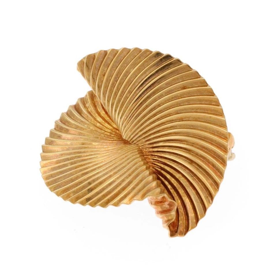 TIFFANY & CO. VINTAGE 18K YELLOW SHELL BROOCH - LIQUIDATION (1 of 2)
