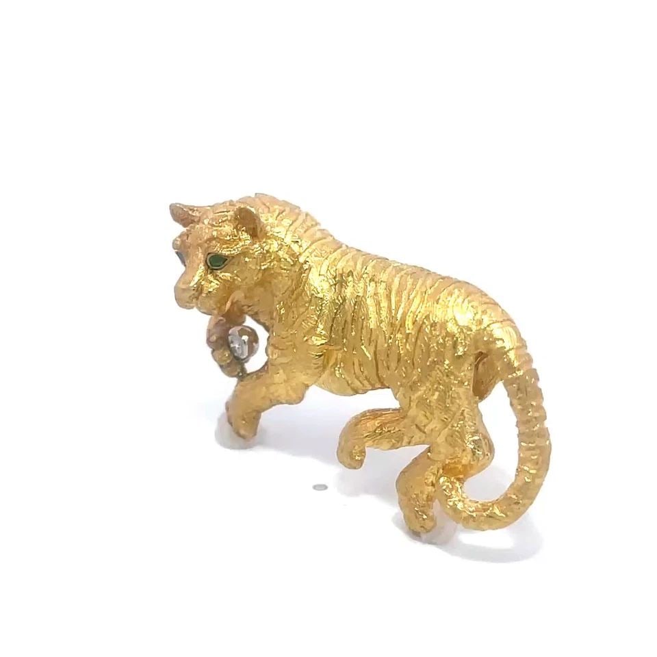 TIFFANY & CO. GOLD PANTHER BROOCH DIAMOND & GEMS 18K YELLOW 3D FULL FIGURE: This Tiffany & Co. panther brooch is a stunning piece of vintage jewelry featuring a playful 3D full figure of a panther crafted from 18k yellow gold with a fur like textured finish and green gemstone