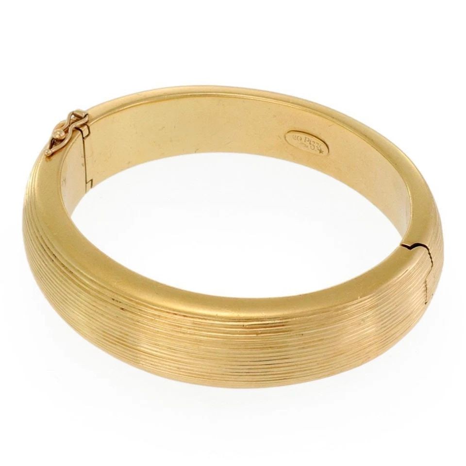 LEO PIZZO 18K YELLOW GOLD 16MM FINE GROOVED WIDE OVAL DOME BANGLE (1 of 2)