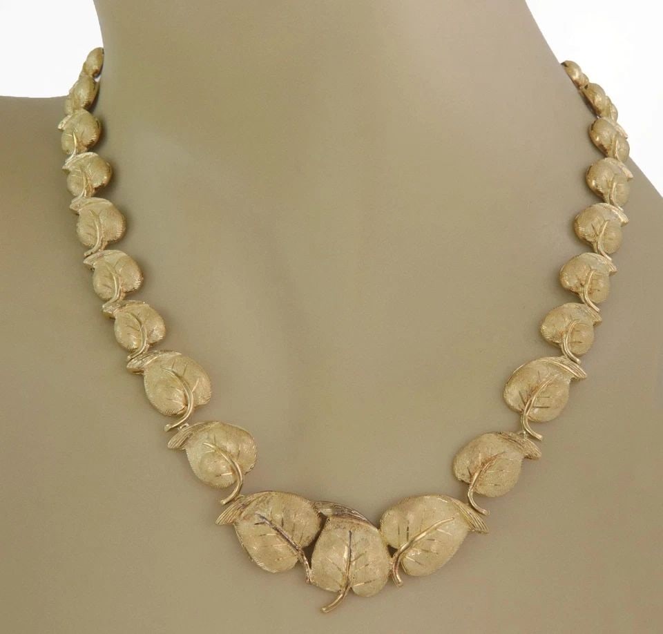 18K NECKLACE YELLOW GOLD GRADUATED CHASING LEAF COLLAR ESTATE (1 of 2)
