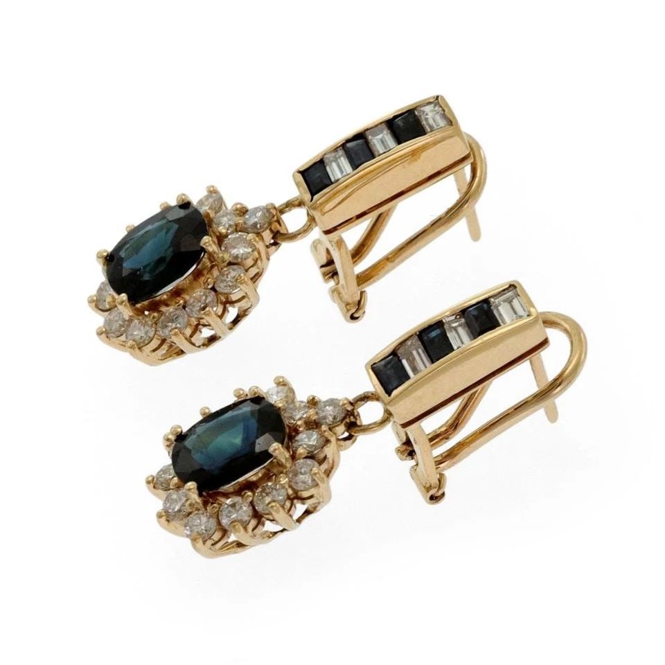 DIAMOND GEMSTONE EARRINGS 18K YELLOW GOLD COCKTAIL DANGLE: DIAMOND GEMSTONE EARRINGS 18K YELLOW GOLD COCKTAIL DANGLE These Diamond Gemstone Earrings are crafted from 18k Yellow Gold, featuring stunning diamonds. The dangle style adds a touch of elegance to an