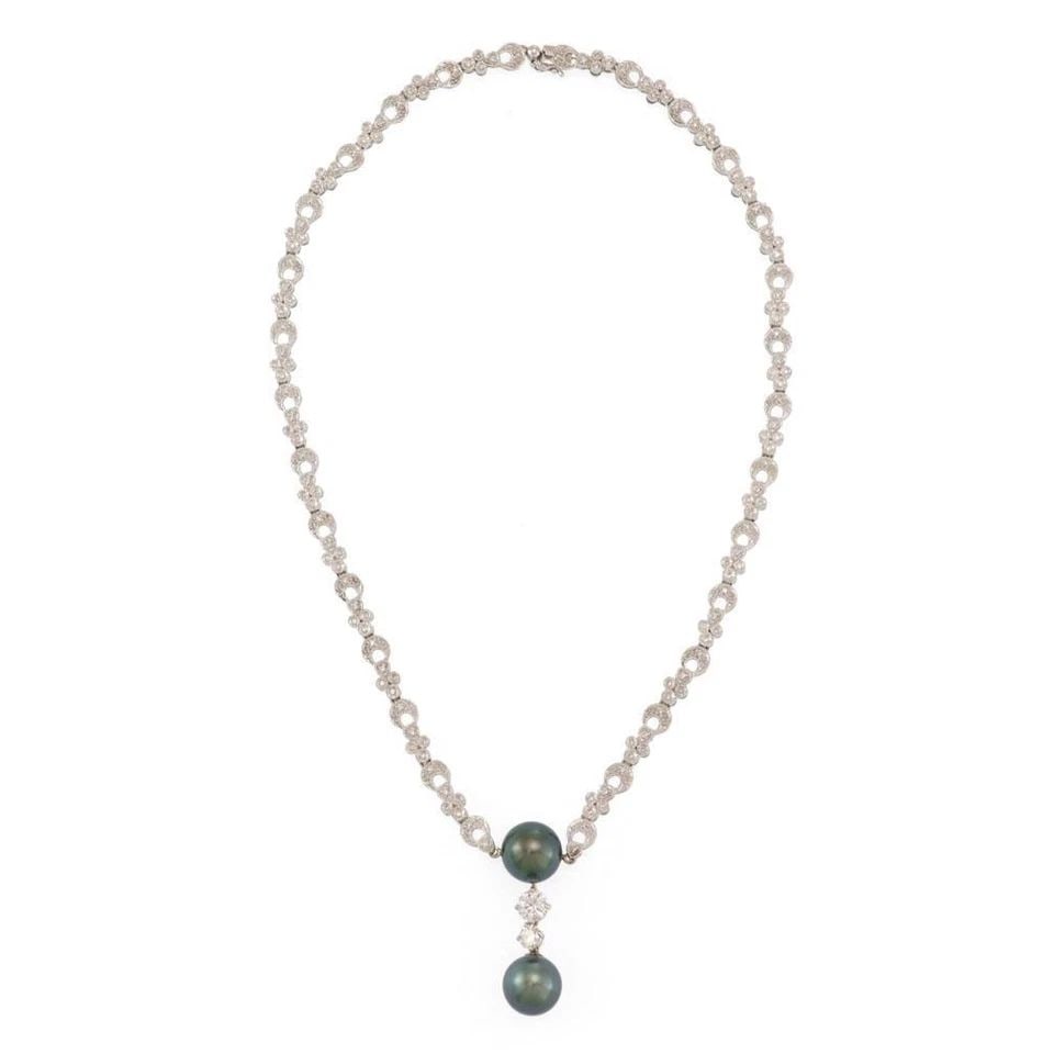 STUNNING 3CT DIAMOND TAHITIAN PEARL 14K WHITE GOLD FANCY NECKLACE: STUNNING 3CT DIAMOND TAHITIAN PEARL 14K WHITE GOLD FANCY NECKLACE Stunning 3 ct Diamond Tahitian Pearl 14k White Gold Fancy Necklace Description This is a magnificent diamond and pearl necklace. From 