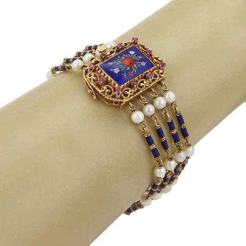 VINTAGE 18K YELLOW GOLD RUBY PEARLS ENAMEL FLORAL 4 STRAND FANCY BRACELET: VINTAGE 18K YELLOW GOLD RUBY PEARLS ENAMEL FLORAL 4 STRAND FANCY BRACELET Vintage 18k Yellow Gold Ruby Pearls Enamel Floral 4 Strand Fancy Bracelet Description This is a lovely vintage bracelet, craft