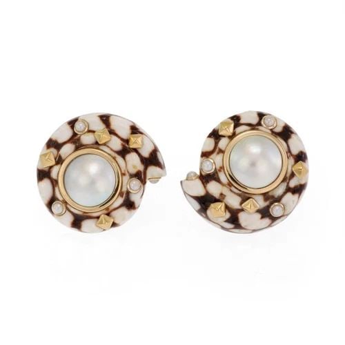 TRIANON SPIRAL SHELL MABE PEARL 14K YELLOW GOLD CLIP ON EARRINGS: TRIANON SPIRAL SHELL MABE PEARL 14K YELLOW GOLD CLIP ON EARRINGS Trianon Spiral Shell Mabe Pearl 14k Yellow Gold Clip On Earrings Description Authentic from Trianon, famous for their multitude shell d