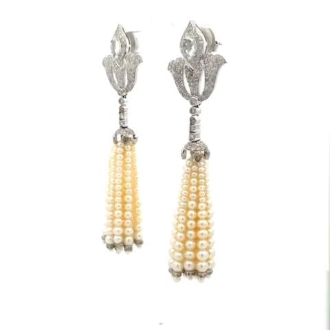 DIAMOND FLOWER PEARLS EARRINGS 18K WHITE GOLD TULIP DROP: DIAMOND FLOWER PEARLS EARRINGS 18K WHITE GOLD TULIP DROP This is a gorgeous vintage pair of earrings, they are crafted from 18k white gold featuring a tulip flower top decorated with sparkling diamond