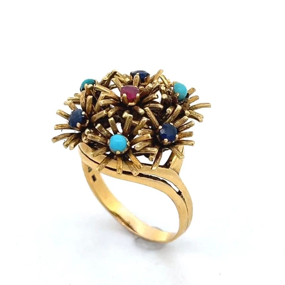 GARAVELLI 237AL VINTAGE MULTICOLOR GEMS 18K YELLOW GOLD MOVABLE FLORAL RING: GARAVELLI 237AL VINTAGE MULTICOLOR GEMS 18K YELLOW GOLD MOVABLE FLORAL RING This is an authentic vintage ring by Garavelli, it is crafted from 18k yellow gold featuring spike petals movable flowers, e