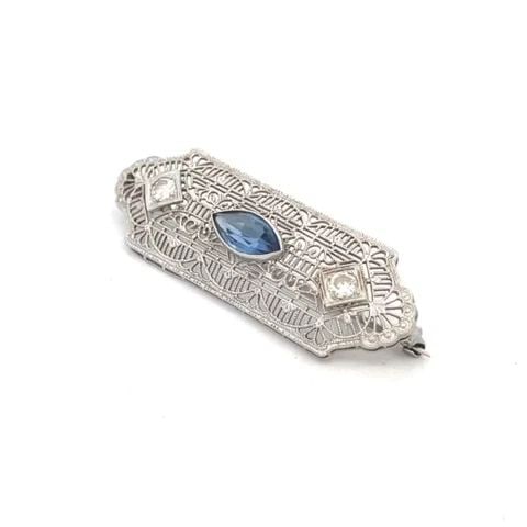 ART DECO FILIGREE BROOCH OLD MINE CUT DIAMOND SAPPHIRE 10K WHITE GOLD: ART DECO FILIGREE BROOCH OLD MINE CUT DIAMOND SAPPHIRE 10K WHITE GOLD This is an Art Deco brooch, it is crafted from 10k white gold featuring a rectangle long shape with fine scallop ends and the enti