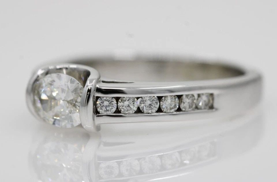 14K WHITE GOLD 1.11 TCW NATURAL OVAL DIAMOND ENGAGEMENT RING SIZE 7.75: 14K WHITE GOLD 1.11 TCW NATURAL OVAL DIAMOND ENGAGEMENT RING SIZE 7.75 14K WHITE GOLD 1.11 TCW NATURAL OVAL DIAMOND ENGAGEMENT RING SIZE 7.75 Description 14k White Gold 1.11 TCW Natural Oval Diamond E