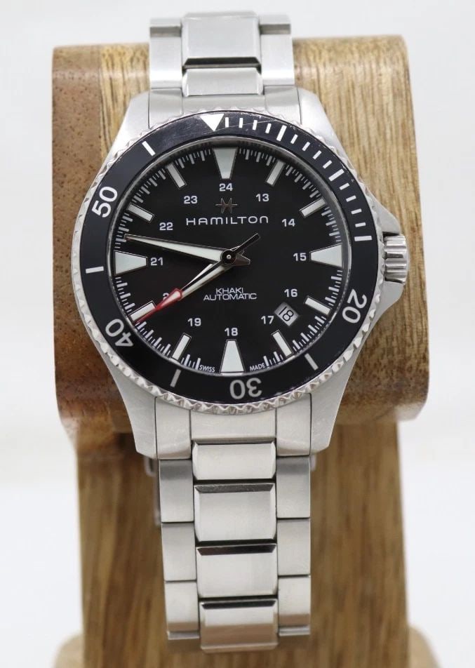 HAMILTON KHAKI NAVY SCUBA 40MM BLACK DATE DIAL AUTOMATIC WATCH H823350 W/ BOX (1 of 2)