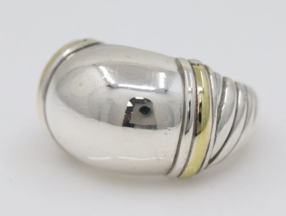 DAVID YURMAN STERLING SILVER & 18K YELLOW GOLD METRO DOME RING SIZE 9.5: DAVID YURMAN STERLING SILVER & 18K YELLOW GOLD METRO DOME RING SIZE 9.5 Description David Yurman Sterling Silver & 18K Yellow Gold Metro Dome Ring Ring is in good condition. May show signs of wear and