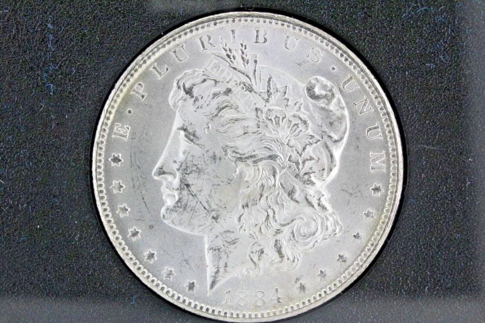1884-CC CARSON CITY MORGAN SILVER DOLLAR UNCIRCULATED, GSA HOLDER BOX & COA (1 of 2)