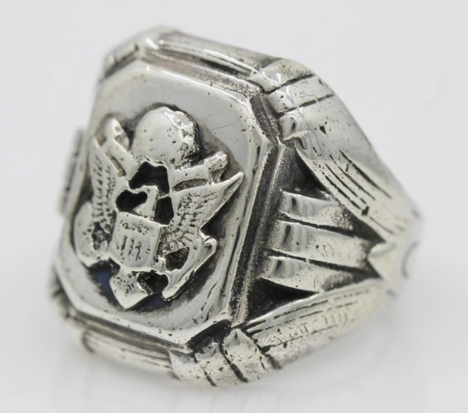 VINTAGE STERLING SILVER MILITARY CLASS SIGNET RING SIZE 7.5 - 12.9 GRAMS (1 of 2)