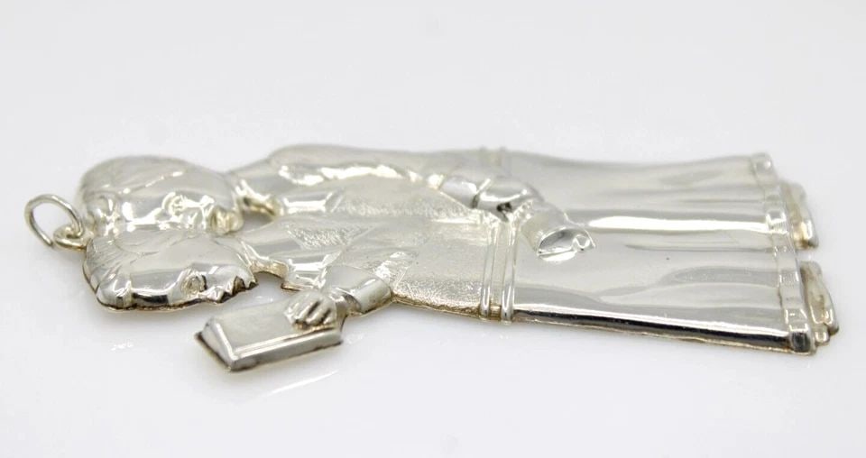 VINTAGE 1979 GORHAM CHOIR BOYS STERLING SILVER CHRISTMAS ORNAMENT (1 of 2)