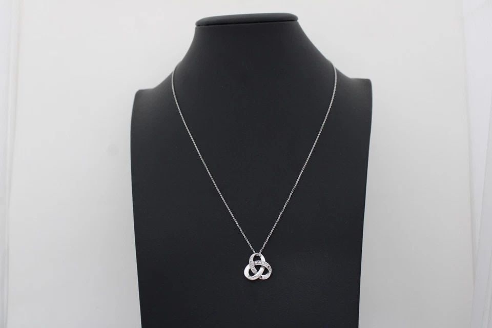 JANE SEYMORE JWBR STERLING SILVER DIAMOND TRINITY KNOT PENDANT W/ 18" NECKLACE (1 of 1)