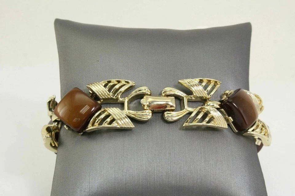 VINTAGE CORO GOLD TONE CHOCOLATE BROWN AMBER LUCITE 7" BRACELET (1 of 2)