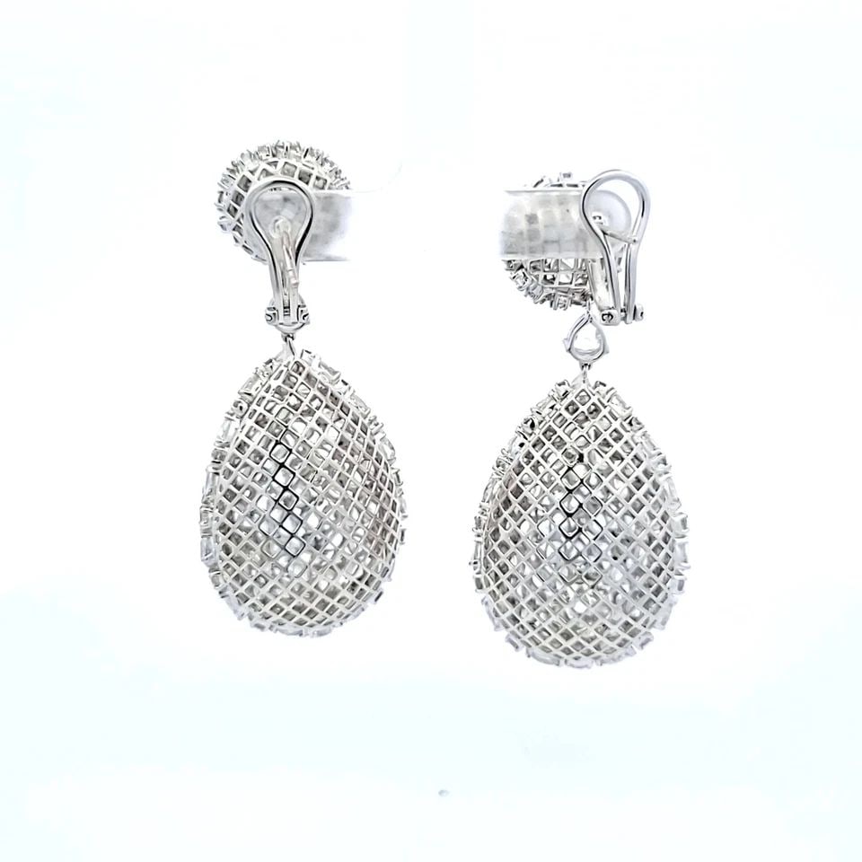 24.20 CARAT PEAR SHAPE AND ROUND BRILLIANT DIAMOND PLATINUM CLIP ON EARRINGS (1 of 1)