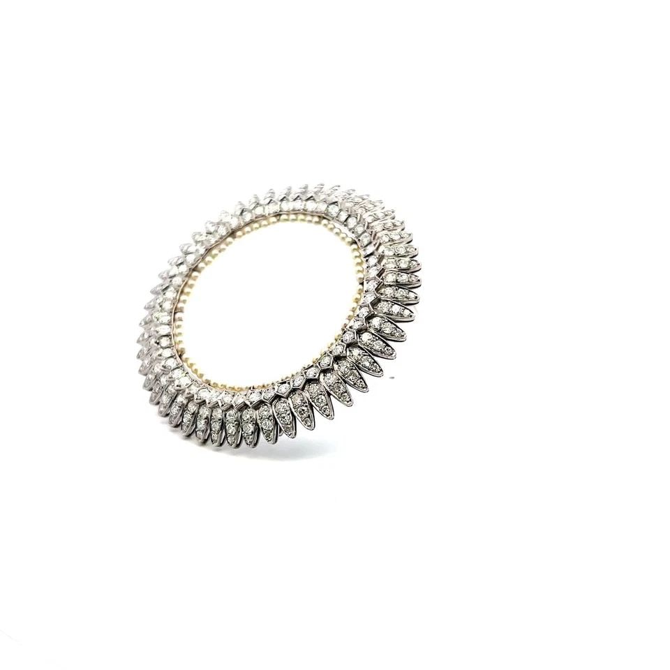 PLATINUM PIN BROOCH & HOOP EARRINGS SET WITH 10.4 CT H-VS DIAMONDS & PEARLS: PLATINUM PIN BROOCH & HOOP EARRINGS SET WITH 10.4 CT H-VS DIAMONDS & PEARLS PLATINUM PIN BROOCH & HOOP EARRINGS SET WITH 10.4 CT H-VS DIAMONDS & PEARLS PRODUCT DESCRIPTION Detailed Description: Elevat