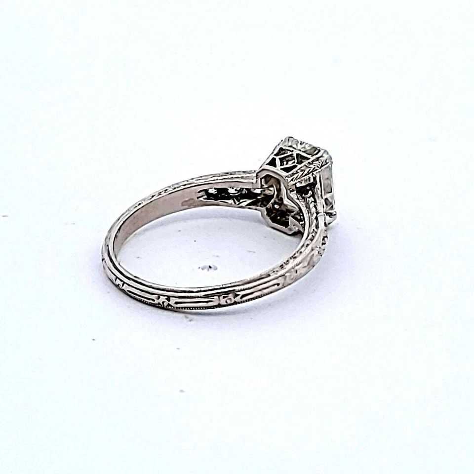 2.27 CARAT EMERALD CUT K-VS1 DIAMOND PLATINUM ENGAGEMENT RING (1 of 1)