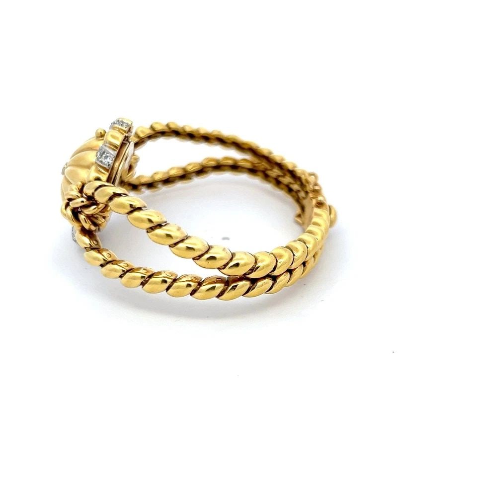 VERDURA 0.40 CARAT ROUND BRILLIANT F VS1 DIAMOND 18 KARAT YELLOW GOLD WRIST WATC: VERDURA 0.40 CARAT ROUND BRILLIANT F VS1 DIAMOND 18 KARAT YELLOW GOLD WRIST WATC PRODUCT DESCRIPTION Designer: Verdura Title: Verdura 0.40 Carat Round Brilliant F VS1 Diamond 18 Karat Yellow Gold Wris