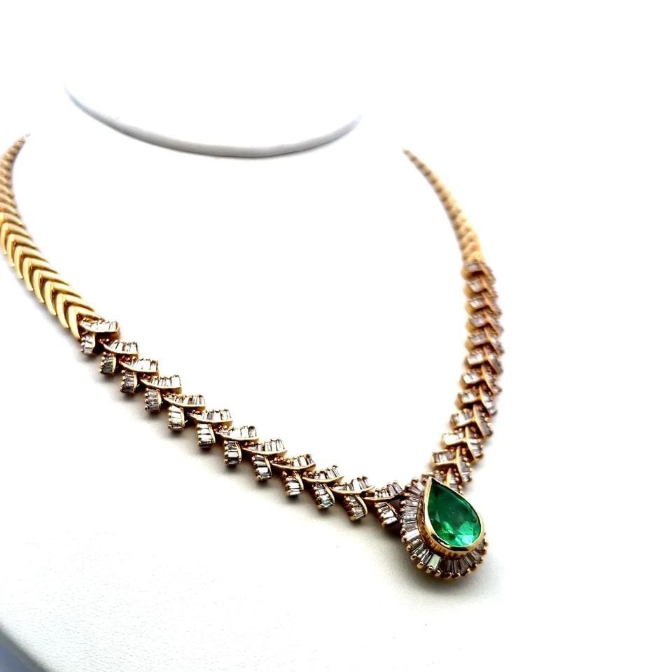 14K YG COLLAR NECKLACE WITH 6.4 CARAT BAGUETTE DIAMONDS & 5.34 CARAT EMERALD (1 of 2)