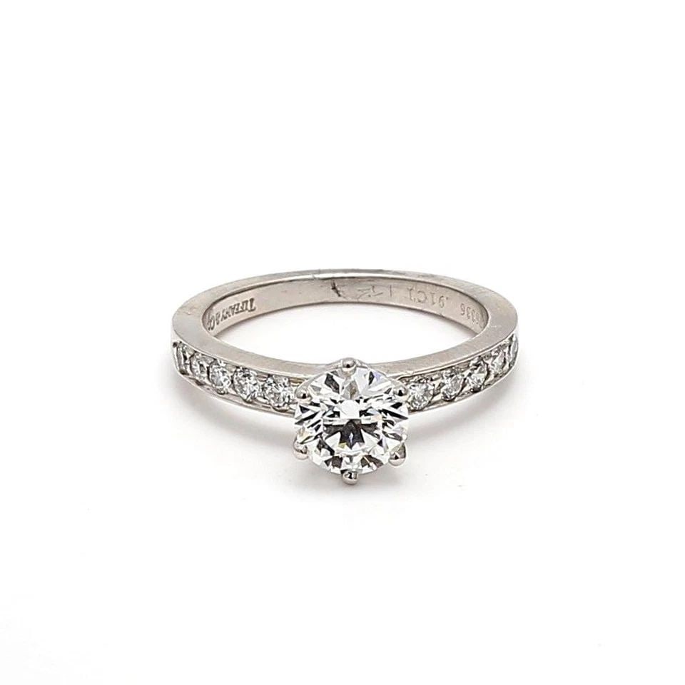 TIFFANY & CO 0.91 CARAT ROUND BRILLIANT E VVS2 DIAMOND PLATINUM ENGAGEMENT RING: TIFFANY & CO 0.91 CARAT ROUND BRILLIANT E VVS2 DIAMOND PLATINUM ENGAGEMENT RING Title: Tiffany & Co 0.91 Carat Round Brilliant E VVS2 Diamond Platinum Engagement Ring Style: Engagement Metal: Platinum