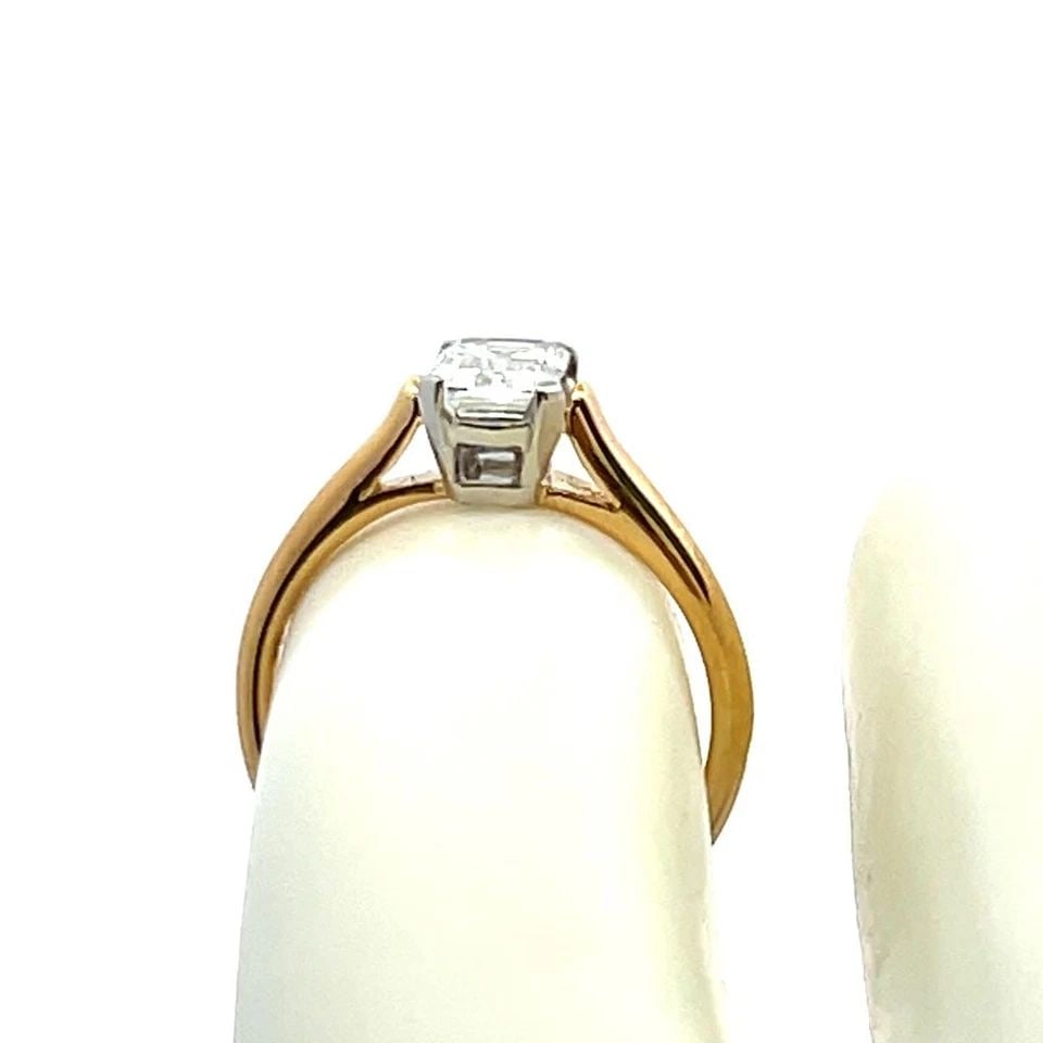 TIFFANY & CO 1.02 CARAT EMERALD CUT DIAMOND 18K GOLD/PLATINUM ENGAGEMENT RING (1 of 2)