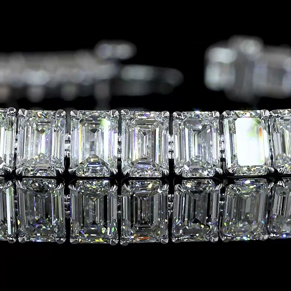 LAB-GROWN 16.34 CARAT EMERALD E-F-VS1 DIAMOND 14K WHITE GOLD TENNIS BRACELET: LAB-GROWN 16.34 CARAT EMERALD E-F-VS1 DIAMOND 14K WHITE GOLD TENNIS BRACELET LAB-GROWN 16.34 CARAT EMERALD E-F-VS1 DIAMOND 14K WHITE GOLD TENNIS BRACELET PRODUCT DESCRIPTION Title: High-quality Brand-